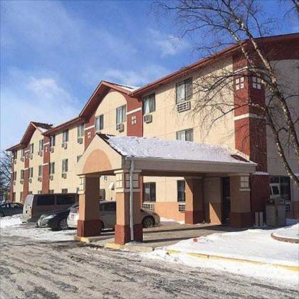 Econo Lodge Waukegan/Gurnee - image 2