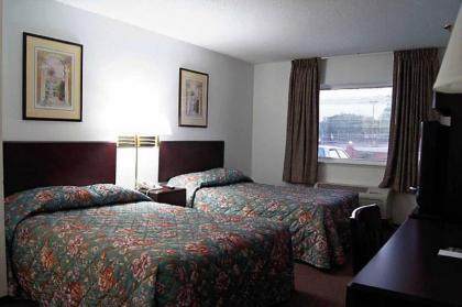 Econo Lodge Waukegan/Gurnee - image 4