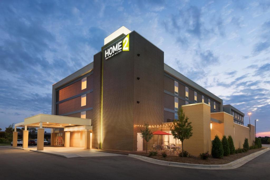 Home2 Suites by Hilton Milwaukee Brookfield - main image