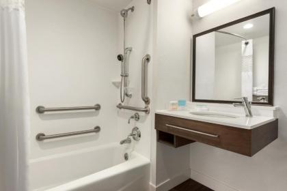 Hampton Inn Wausau - image 8