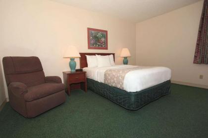 La Quinta Inn by Wyndham Wausau - image 4