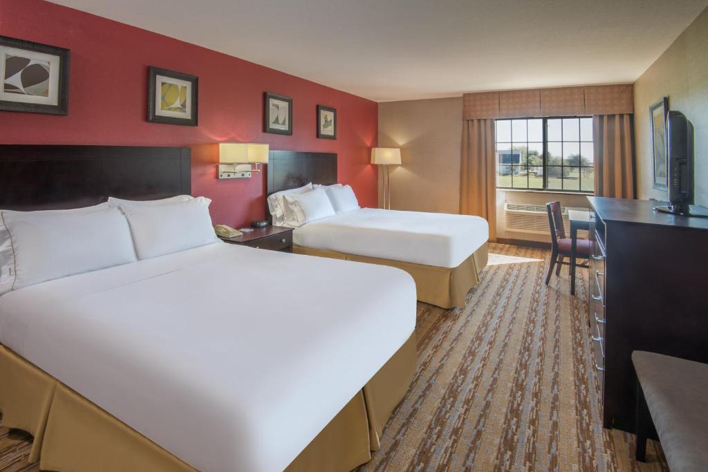 Holiday Inn Express Hotel & Suites Wauseon an IHG Hotel - image 6