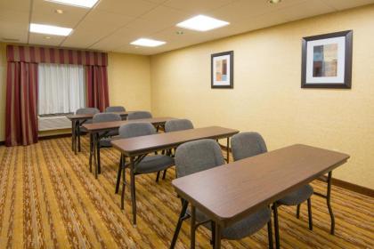 Holiday Inn Express Hotel & Suites Wauseon an IHG Hotel - image 9