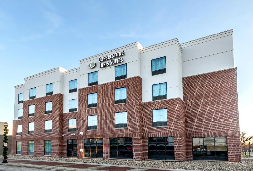 Cobblestone Inn & Suites - Waverly - main image