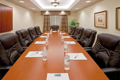 Holiday Inn Express Hotel & Suites Waxahachie an IHG Hotel - image 1