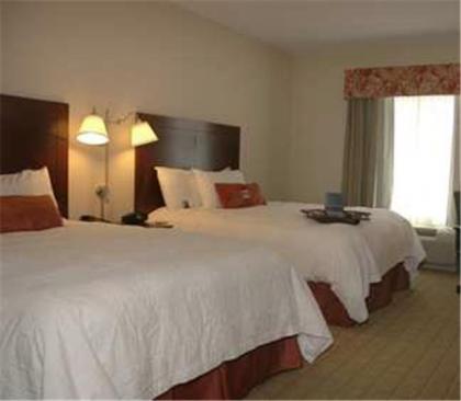 Hampton Inn and Suites Waxahachie - image 13