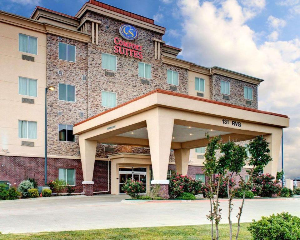 Comfort Suites Waxahachie - image 6