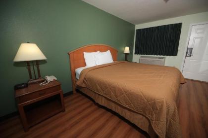 Texas Inn Waxahachie - image 4