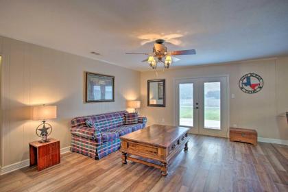 Spacious Ranch Home in Historic Waxahachie! - image 2