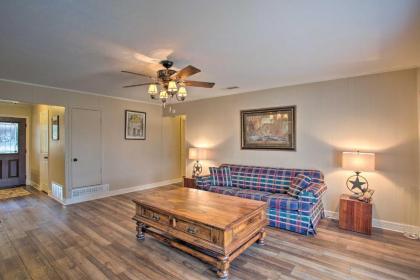 Spacious Ranch Home in Historic Waxahachie! - image 5