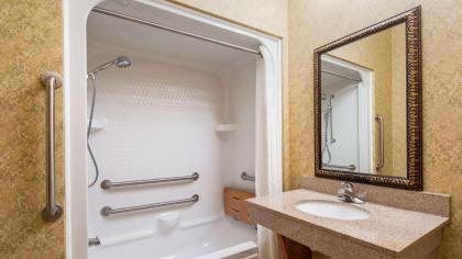 Best Western Plus Bradbury Inn and Suites - image 11