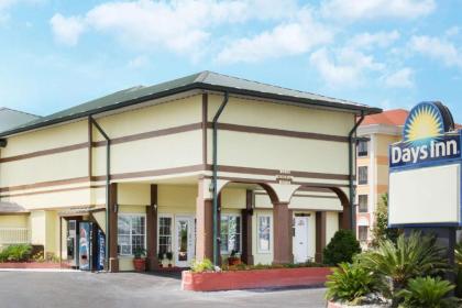 Days Inn by Wyndham Waycross - image 2