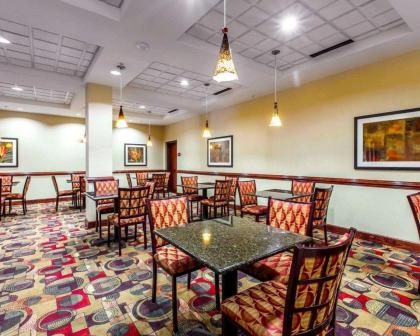 Comfort Suites Waycross - image 14