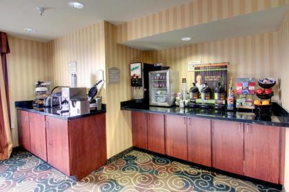 Cobblestone Hotel - Wayne - image 12