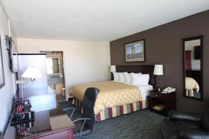 Ramada by Wyndham Wayne Fairfield Area - image 9