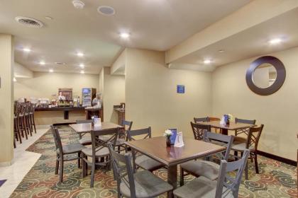 Cobblestone Hotel & Suites - Waynesboro - image 13