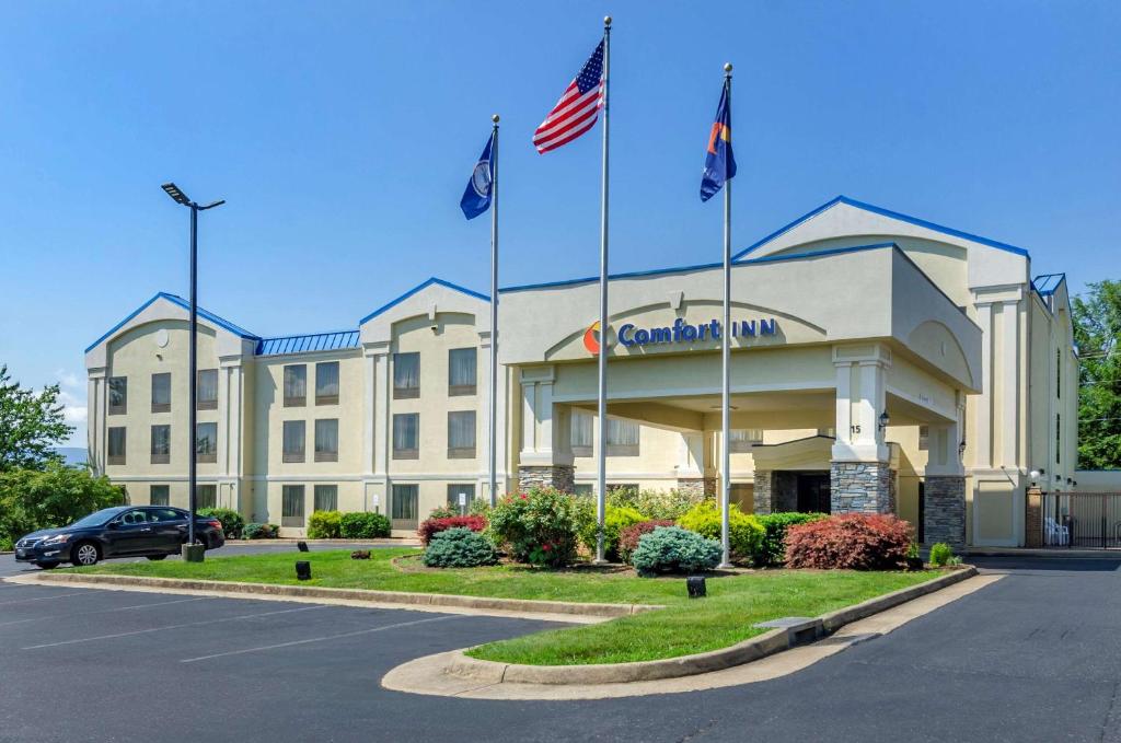 Comfort Inn Waynesboro - image 2