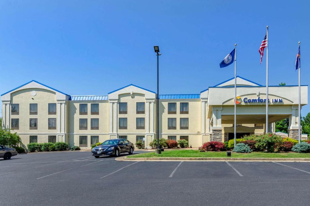 Comfort Inn Waynesboro - image 3