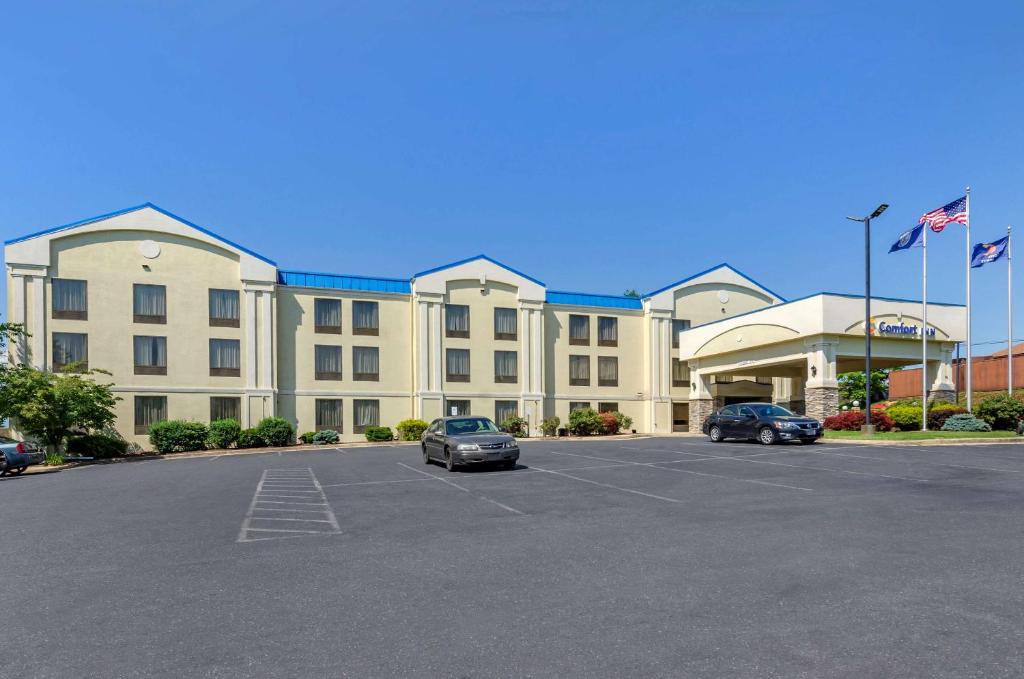 Comfort Inn Waynesboro - image 4