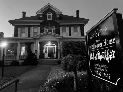 Historic 1912 Hoover House Bed and Breakfast - image 1