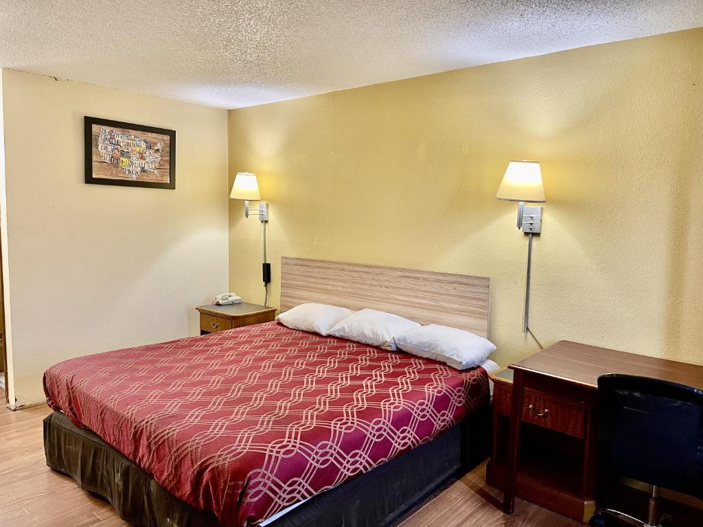 Econo Lodge Waynesburg - image 2