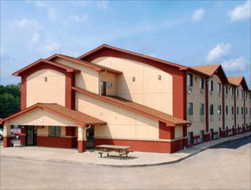 Super 8 by Wyndham Waynesburg - main image