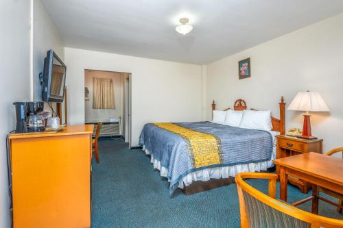 Parkway Inn - image 3