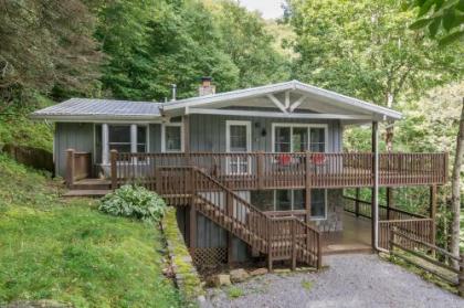 treehouse Falls Home Waynesville North Carolina