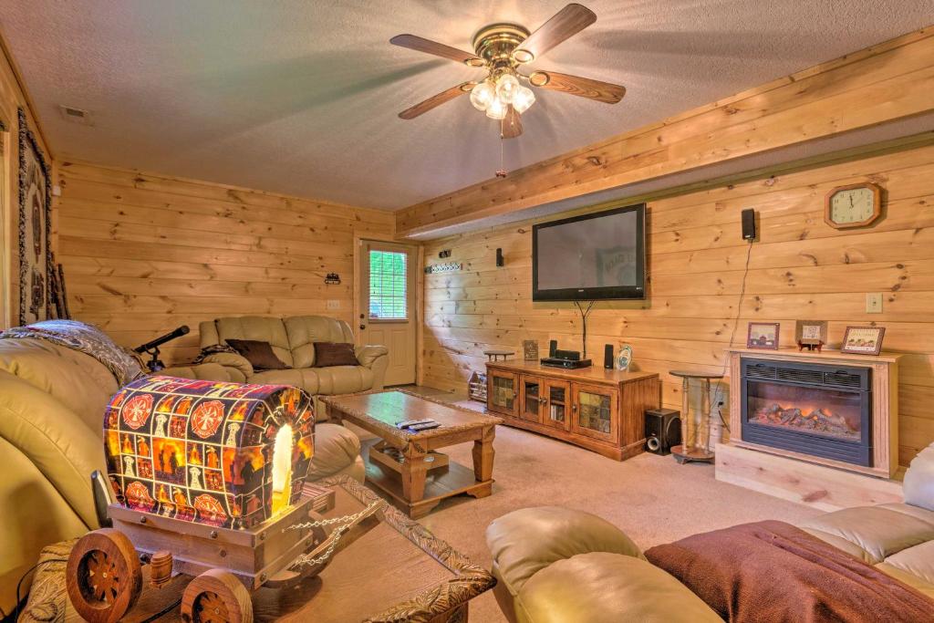 Luxe Mtn-View Maggie Valley Home with 2 Decks! - image 3