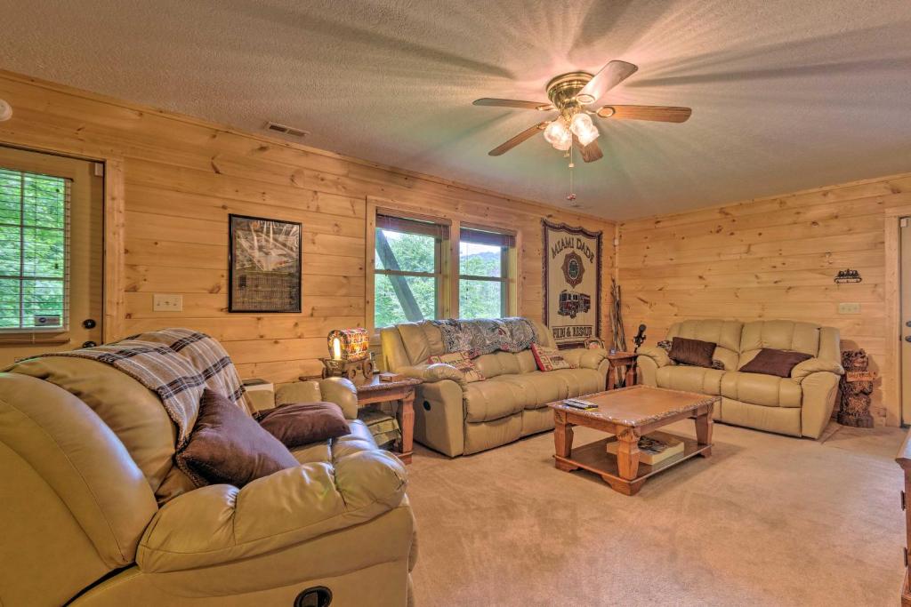 Luxe Mtn-View Maggie Valley Home with 2 Decks! - image 4