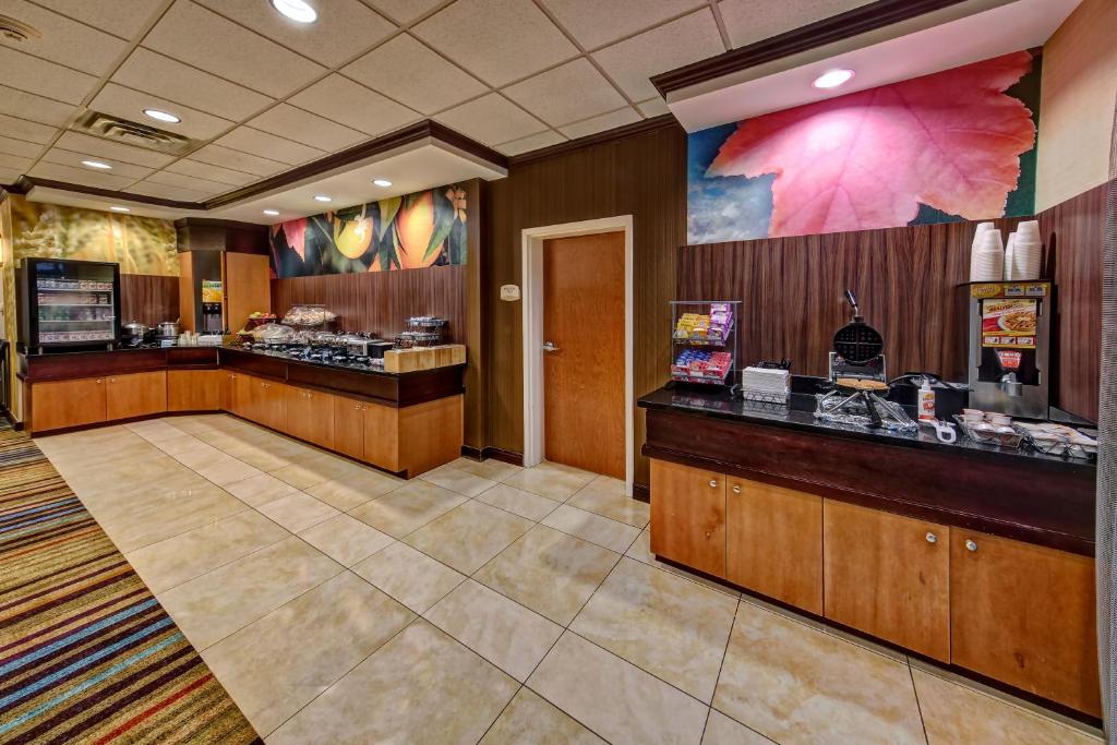 Fairfield Inn and Suites by Marriott Weatherford - image 2