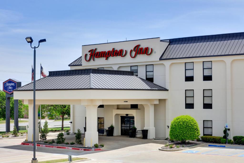 Hampton Inn Weatherford - main image