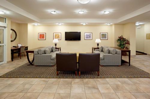 Candlewood Suites Weatherford an IHG Hotel - image 2