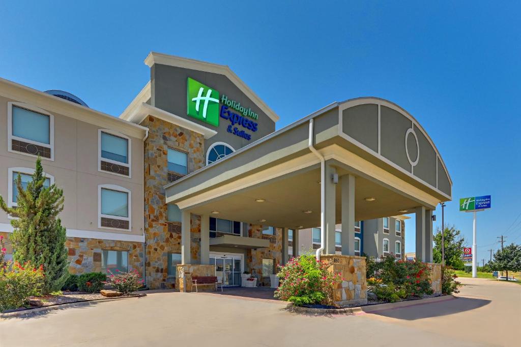 Holiday Inn Express Hotel and Suites Weatherford an IHG Hotel - main image