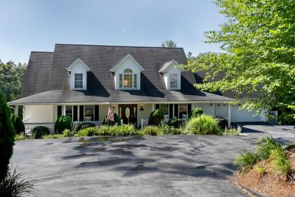 Brook Knoll · NEW! Beautiful Mtn Retreat w/Pool Near Asheville! - image 3