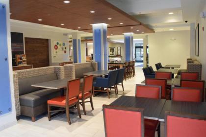 Holiday Inn Express Hotel & Suites Rochester Webster an IHG Hotel - image 8