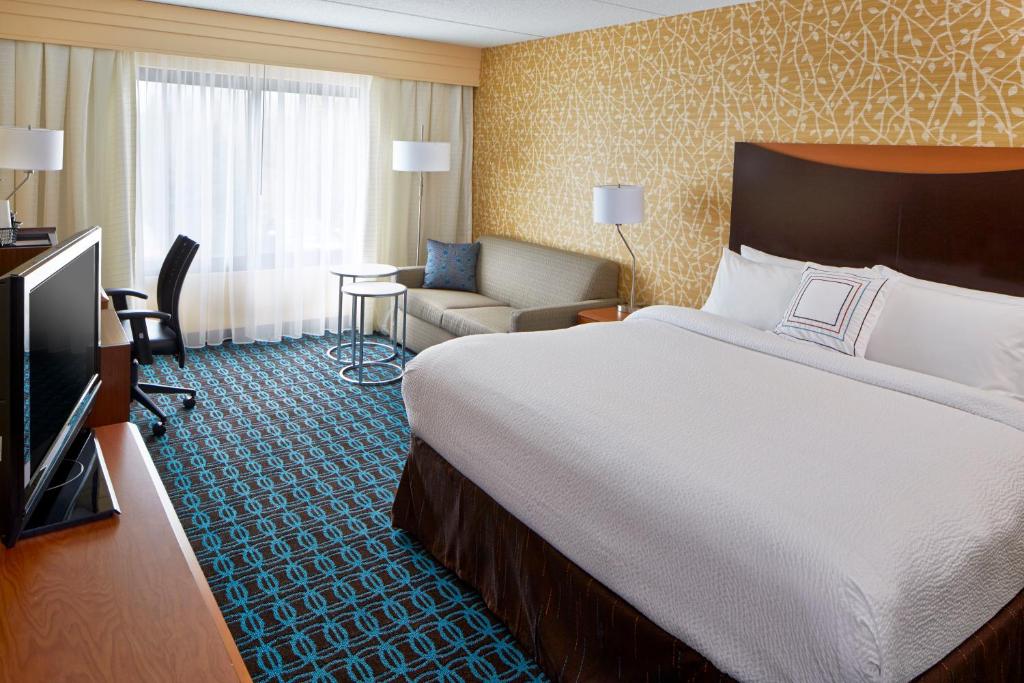 Fairfield Inn by Marriott Rochester East - image 5