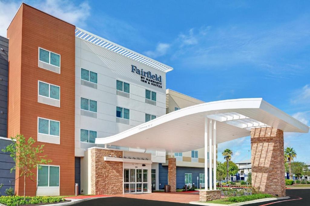 Fairfield Inn & Suites by Marriott Houston NASA/Webster - main image