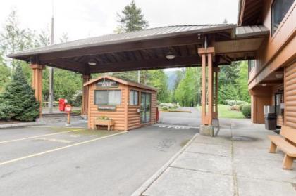 Mount Hood Village Yurt 1 - image 2