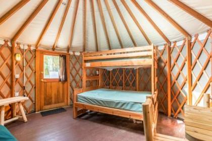 Mount Hood Village Premium Yurt 4 - image 2