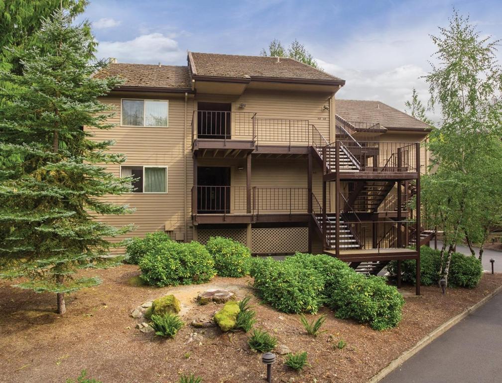 Resort Villas Adjacent to Beautiful Mt Hood National Forest - main image