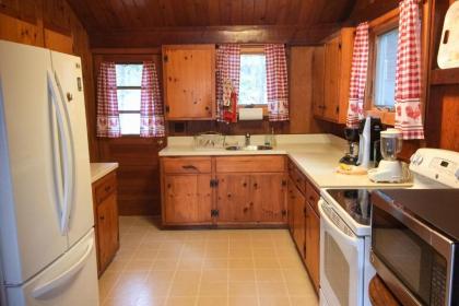 Indian Neck Cottage - image 3