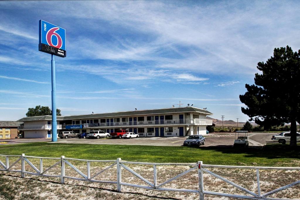 Motel 6 Wells - main image