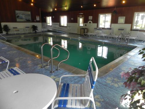 Elmwood Resort Hotel - image 5