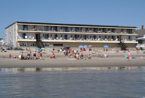 Atlantic Oceanfront Motel Wells Beach - image 3