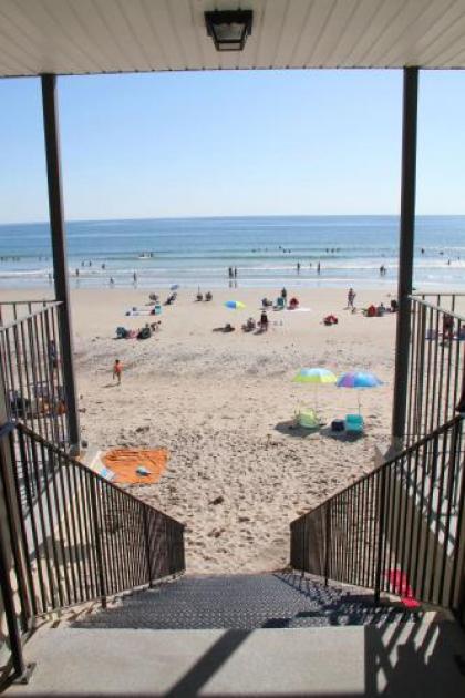 Atlantic Oceanfront Motel Wells Beach - image 4