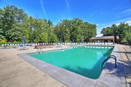 Wells Beach Cottage with Pool Access - 1 Mi to Coast! - image 2