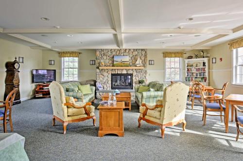 Coastal Wells Cottage with Access to Game Room and Gym! - image 3