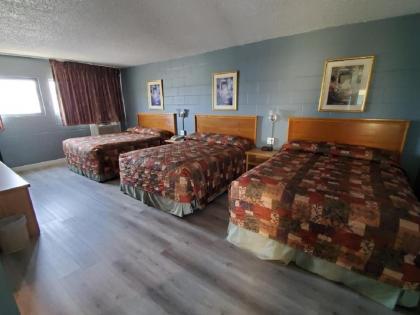 Holiday Lodge Wenatchee - image 2