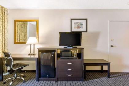 Quality Inn Stateline - image 15